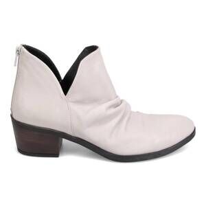 NEW BUENO women's cori boot in tusk